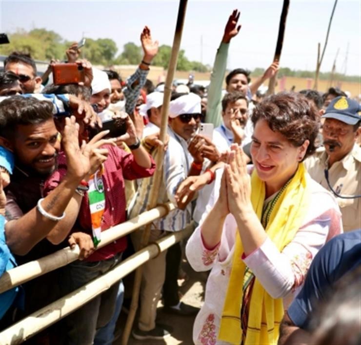 Priyanka launches poll campaign in MP