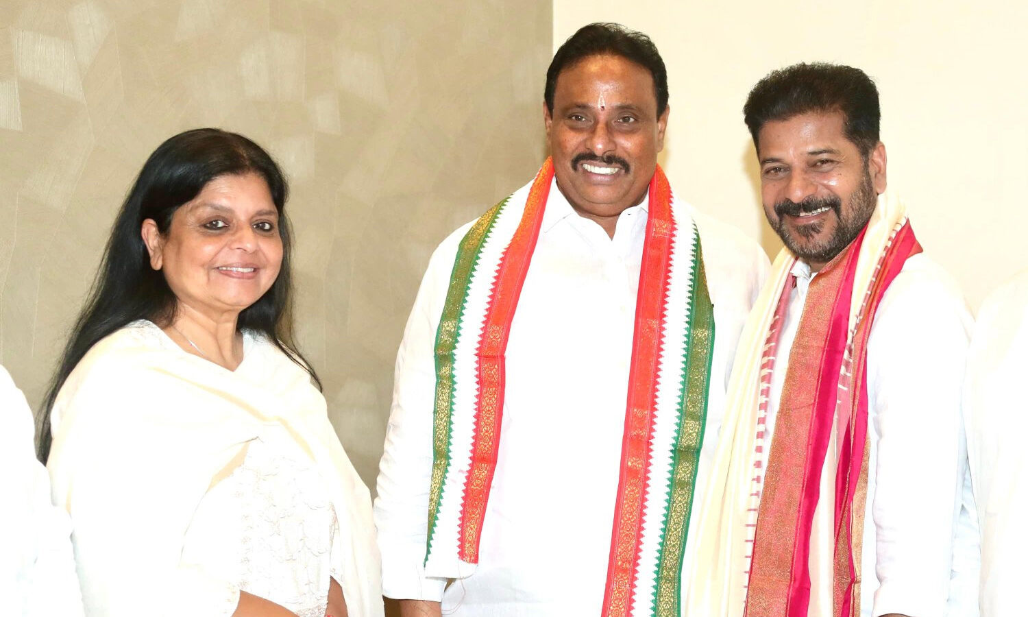 Yet another jolt for BRS as Ranjit Reddy, Danam join Congress