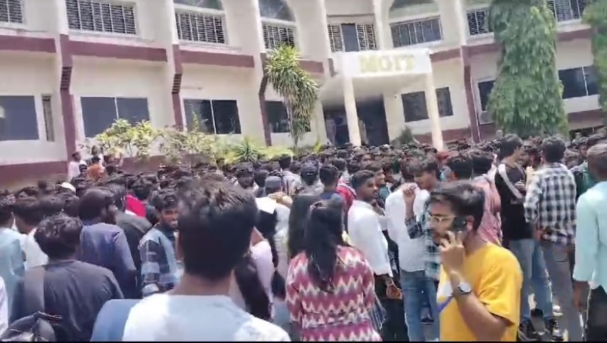MGIT student stage protest demanding vacation