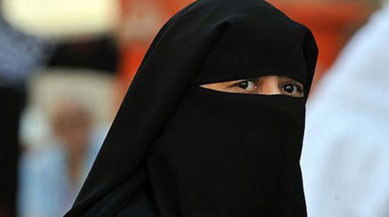 Man gives triple talaq to wife in moving train